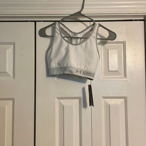 Underarmour white sports bra, new with tags, SM/P